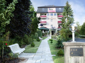 Отель Akzent Hotel Sonneneck  Бад-Киссинген